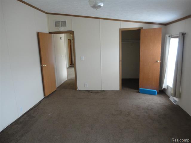 Builiding view seventeen for 13463 Pear, Carleton, MI. 48117