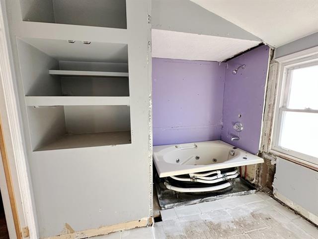 Builiding view eleven for 320 Euclid, Alma, MI. 48801