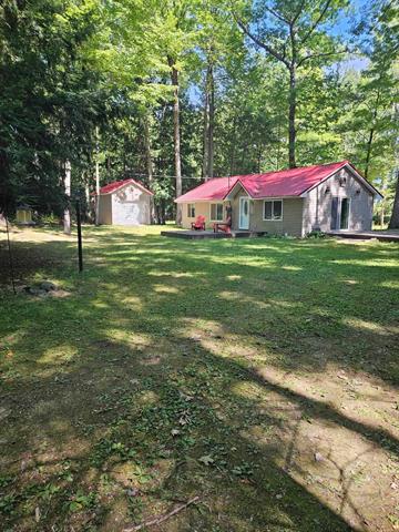 front view for 32 Deer Run, Au Gres, Mi. 48703