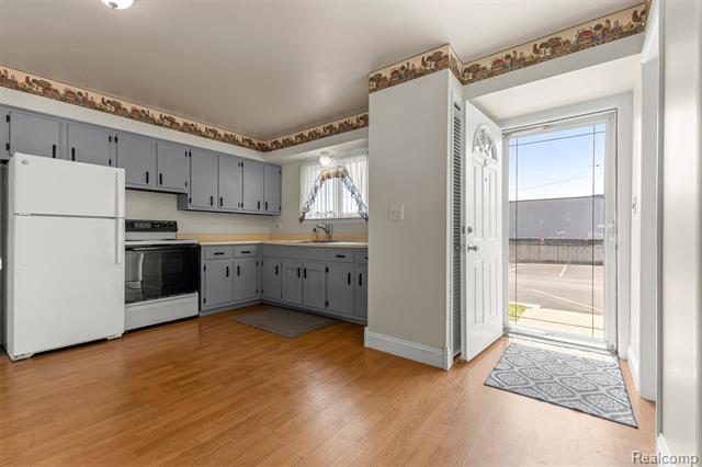 Builiding view four for 29156 Manchester, Westland, MI. 48185