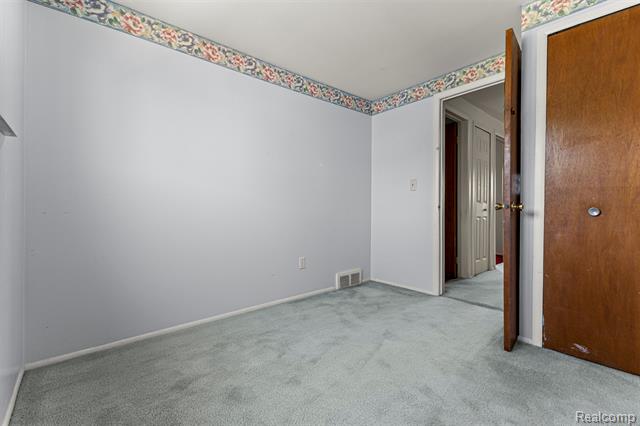 Builiding view twenty one for 29156 Manchester, Westland, MI. 48185