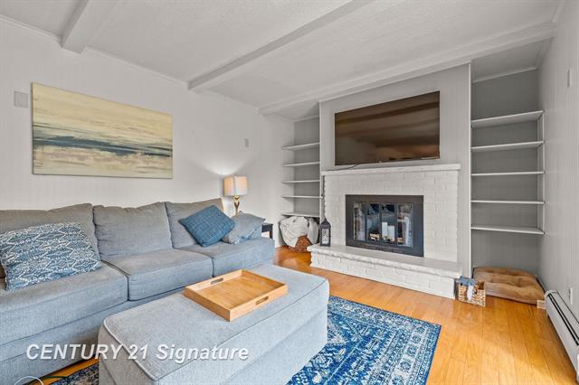 Builiding view eighteen for 5287 Weiss, Saginaw, MI. 48603