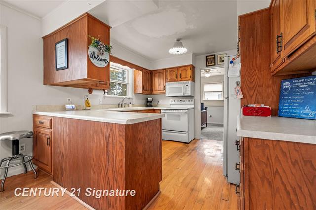 Builiding view eleven for 5287 Weiss, Saginaw, MI. 48603