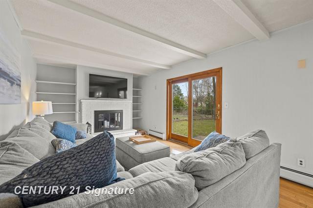 Builiding view seventeen for 5287 Weiss, Saginaw, MI. 48603