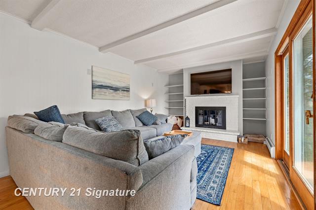 Builiding view sixteen for 5287 Weiss, Saginaw, MI. 48603