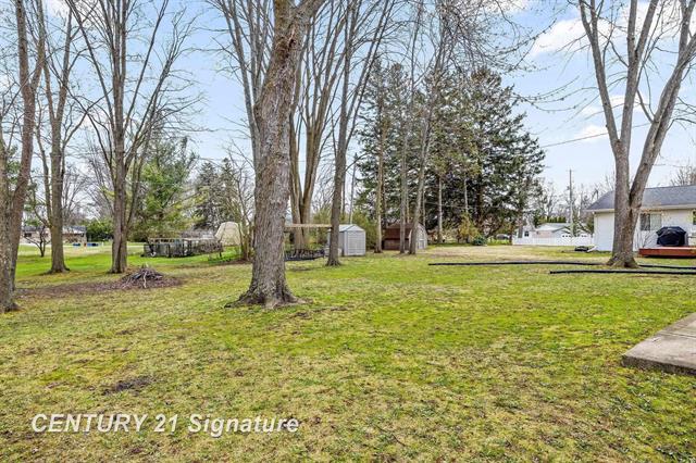 Builiding view thirty three for 5287 Weiss, Saginaw, MI. 48603