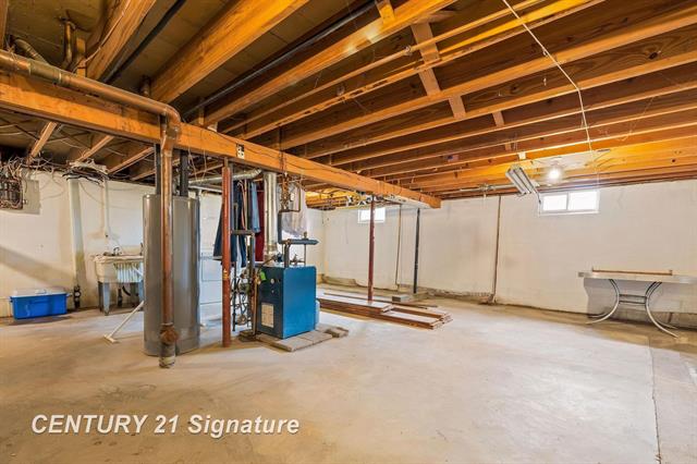 Builiding view twenty seven for 5287 Weiss, Saginaw, MI. 48603