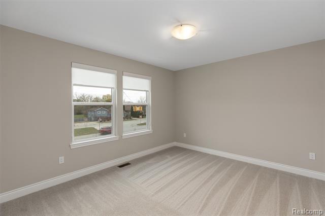 Builiding view fifteen for 807 Balmoral Ln, Troy, MI. 48085