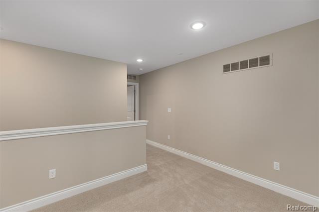 Builiding view fourteen for 807 Balmoral Ln, Troy, MI. 48085