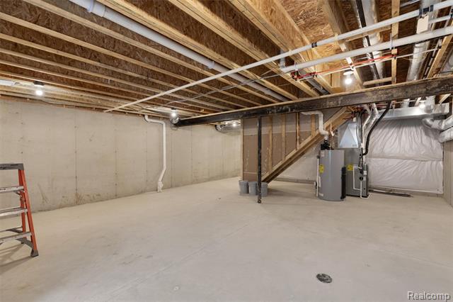 Builiding view twenty nine for 807 Balmoral Ln, Troy, MI. 48085