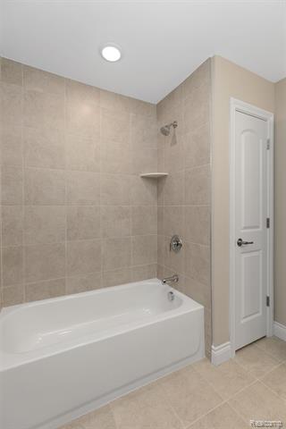 Builiding view twenty one for 807 Balmoral Ln, Troy, MI. 48085