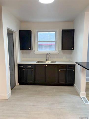 Builiding view eight for 19134 Montrose, Detroit, MI. 48235