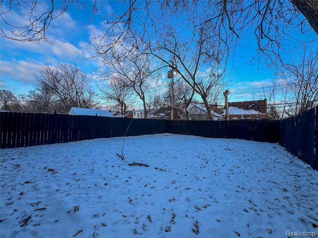 Builiding view twenty five for 19134 Montrose, Detroit, MI. 48235