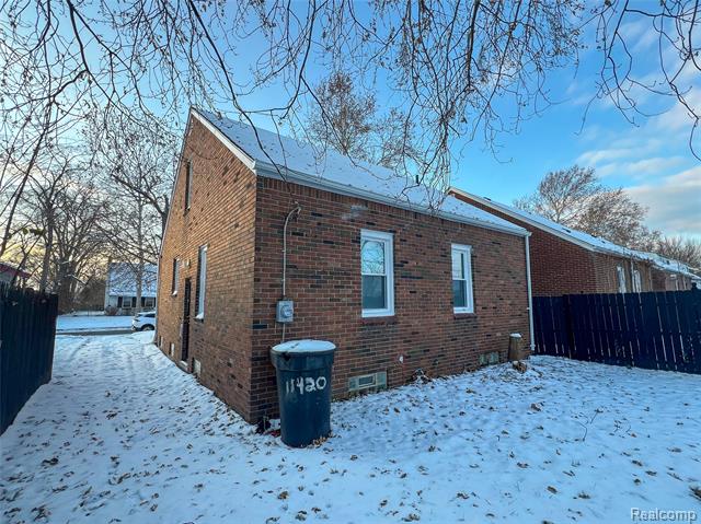 Builiding view twenty four for 19134 Montrose, Detroit, MI. 48235