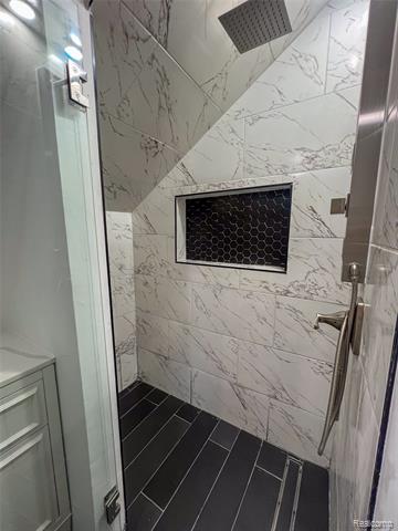 Builiding view twenty for 19134 Montrose, Detroit, MI. 48235