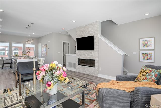 Builiding view sixteen for 822 Huntley Lane, Troy, MI. 48085