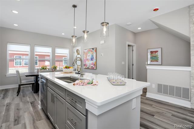 Builiding view ten for 822 Huntley Lane, Troy, MI. 48085