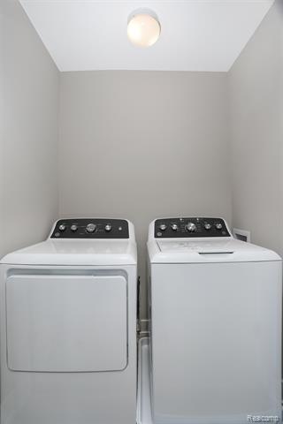 Builiding view twenty one for 822 Huntley Lane, Troy, MI. 48085