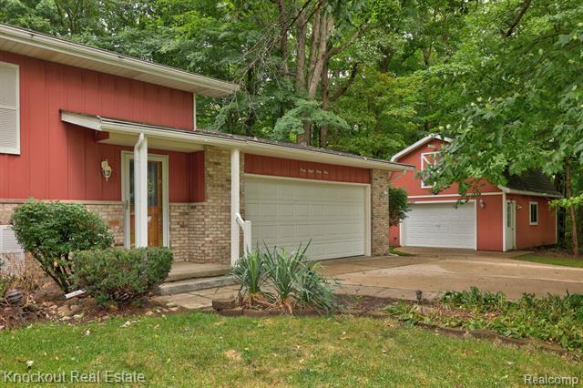 Builiding view three for 4861 Dorothy, Vassar, MI. 48768