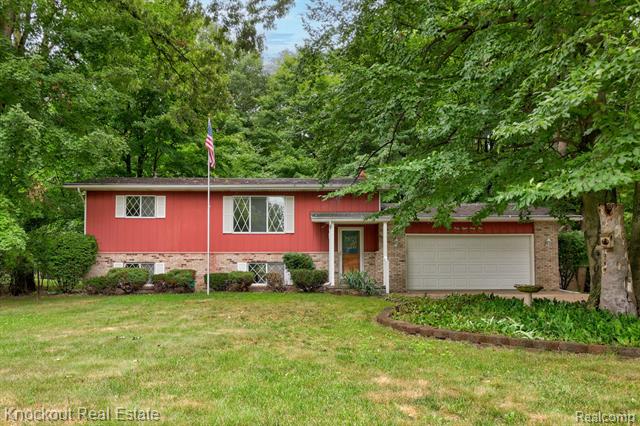 Builiding view two for 4861 Dorothy, Vassar, MI. 48768