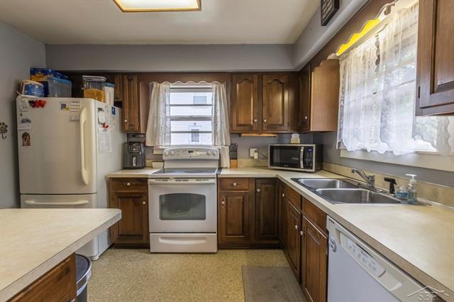 Builiding view eight for 515 Ashman, Midland, MI. 48642