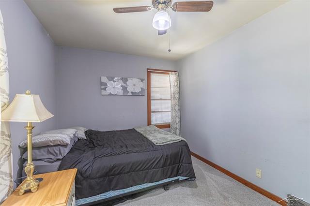 Builiding view fourteen for 515 Ashman, Midland, MI. 48642