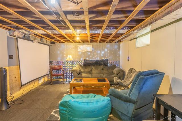 Builiding view nineteen for 515 Ashman, Midland, MI. 48642