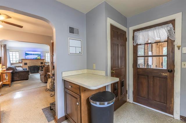 Builiding view ten for 515 Ashman, Midland, MI. 48642