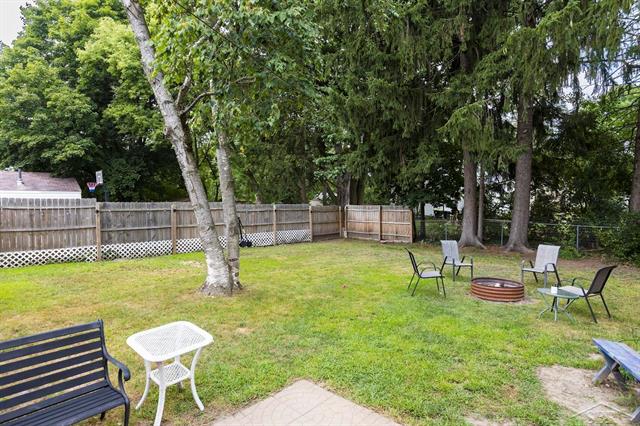 Builiding view twenty eight for 515 Ashman, Midland, MI. 48642