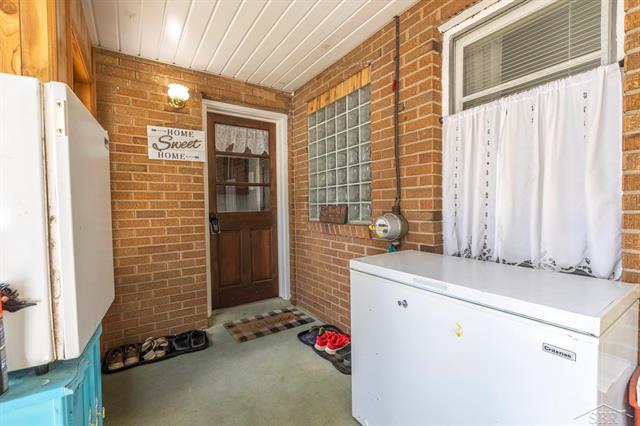 Builiding view twenty three for 515 Ashman, Midland, MI. 48642