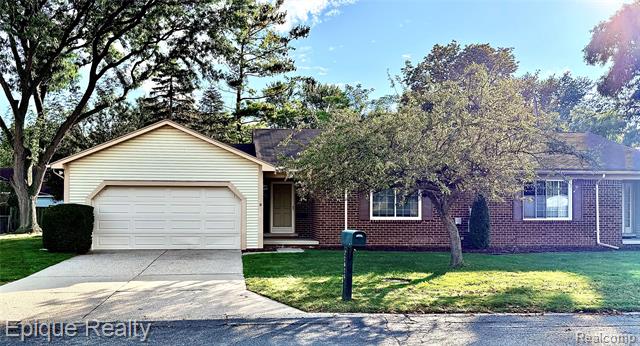 front view for 22626 Shoreview Court, Saint Clair Shores, Mi. 48082