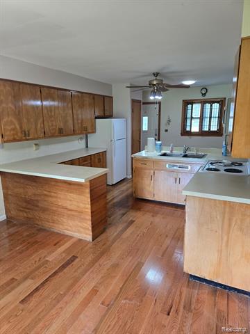 Builiding view nine for 3176 Fisher, Bay City, MI. 48706