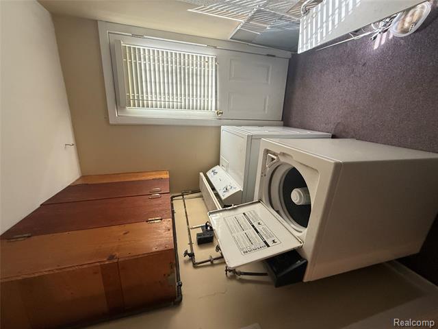 Builiding view nineteen for 3176 Fisher, Bay City, MI. 48706