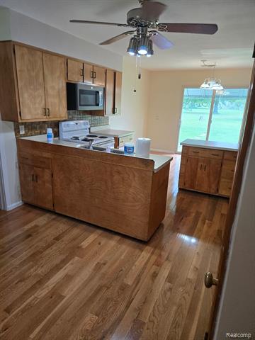 Builiding view six for 3176 Fisher, Bay City, MI. 48706