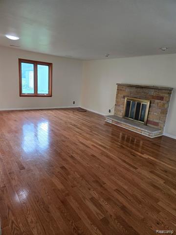 Builiding view ten for 3176 Fisher, Bay City, MI. 48706