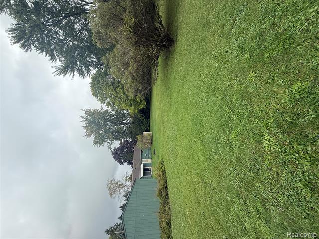 Builiding view three for 3176 Fisher, Bay City, MI. 48706