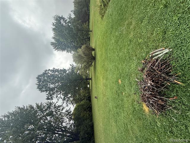 Builiding view twenty eight for 3176 Fisher, Bay City, MI. 48706