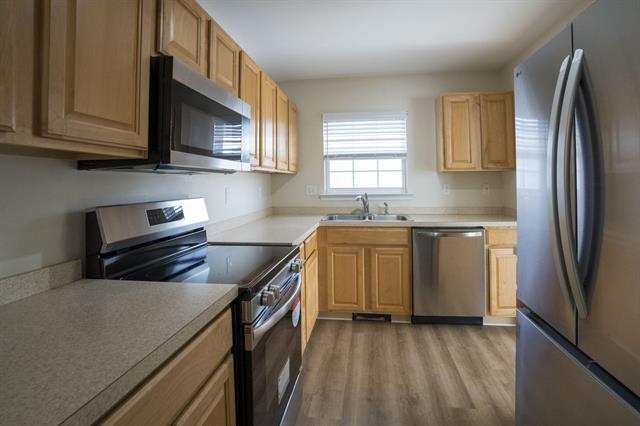 Builiding view one for 16702 Dover, Northville, MI. 48168