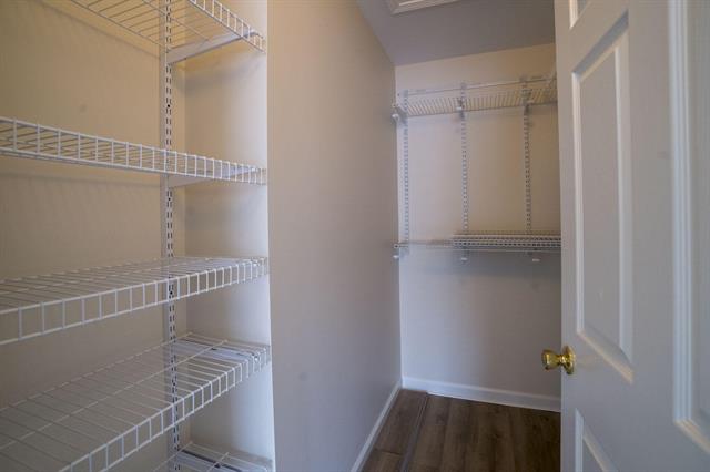 Builiding view ten for 16702 Dover, Northville, MI. 48168