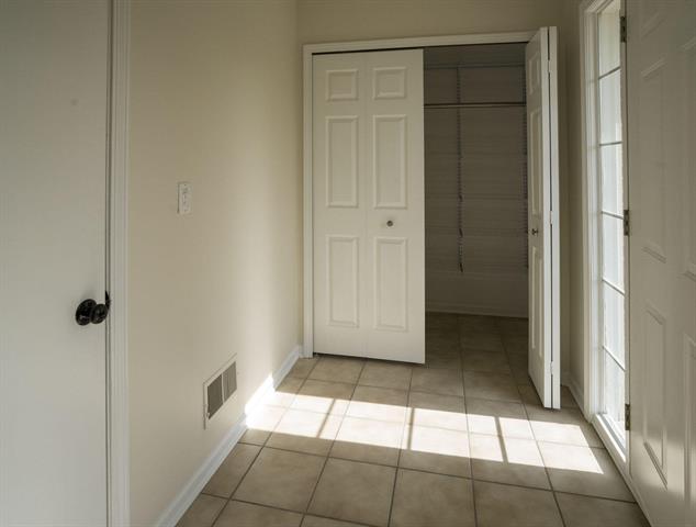 Builiding view thirteen for 16702 Dover, Northville, MI. 48168