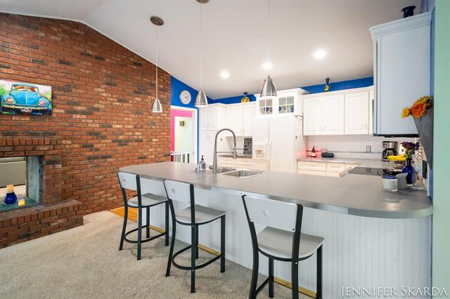 Builiding view fifteen for 7380 Leonard, Ada, MI. 49301