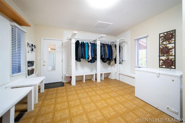 Builiding view twenty nine for 7380 Leonard, Ada, MI. 49301