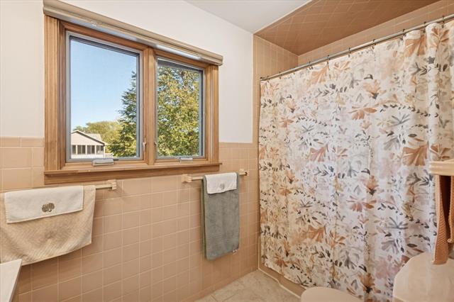 Builiding view seventeen for 1407 Shore, New Buffalo, MI. 49117