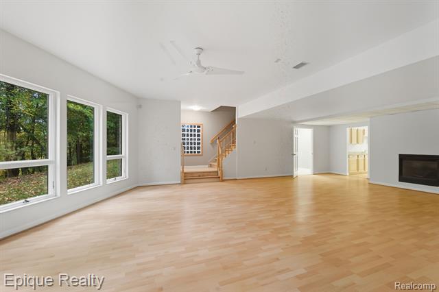 Builiding view fifty four for 2670 Spring Grove, Brighton, MI. 48114