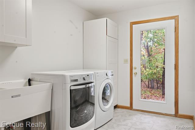 Builiding view fifty two for 2670 Spring Grove, Brighton, MI. 48114