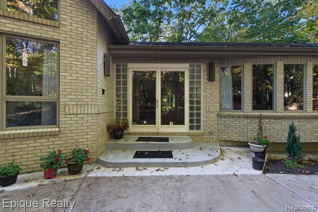 Builiding view five for 2670 Spring Grove, Brighton, MI. 48114