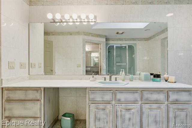 Builiding view forty five for 2670 Spring Grove, Brighton, MI. 48114