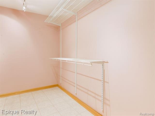 Builiding view forty one for 2670 Spring Grove, Brighton, MI. 48114