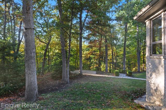 Builiding view seventy eight for 2670 Spring Grove, Brighton, MI. 48114