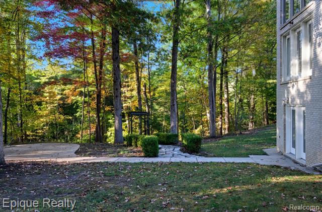 Builiding view seventy four for 2670 Spring Grove, Brighton, MI. 48114